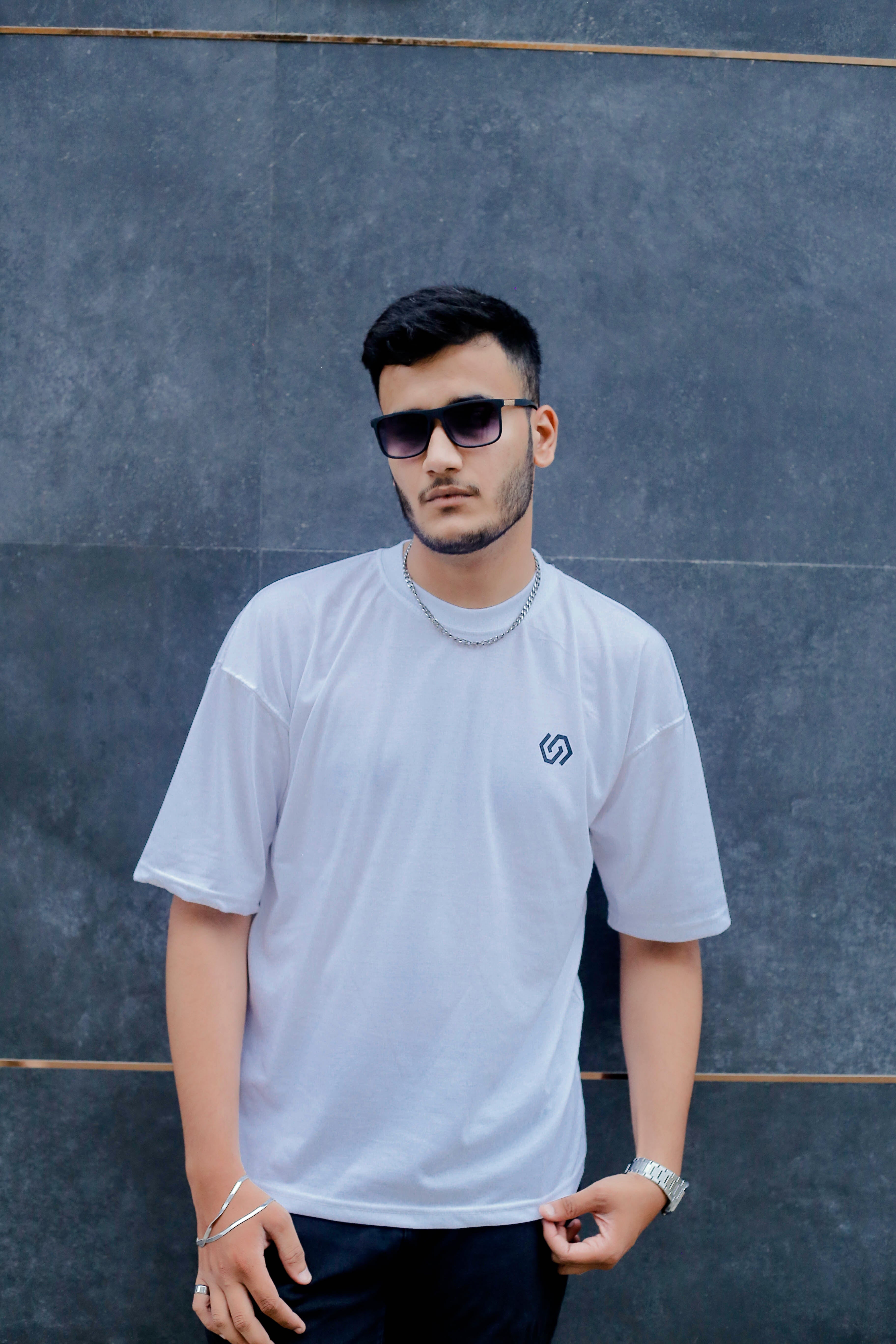 DROP SHOULDER PRINTED WHITE STREETWEAR REDEFINED