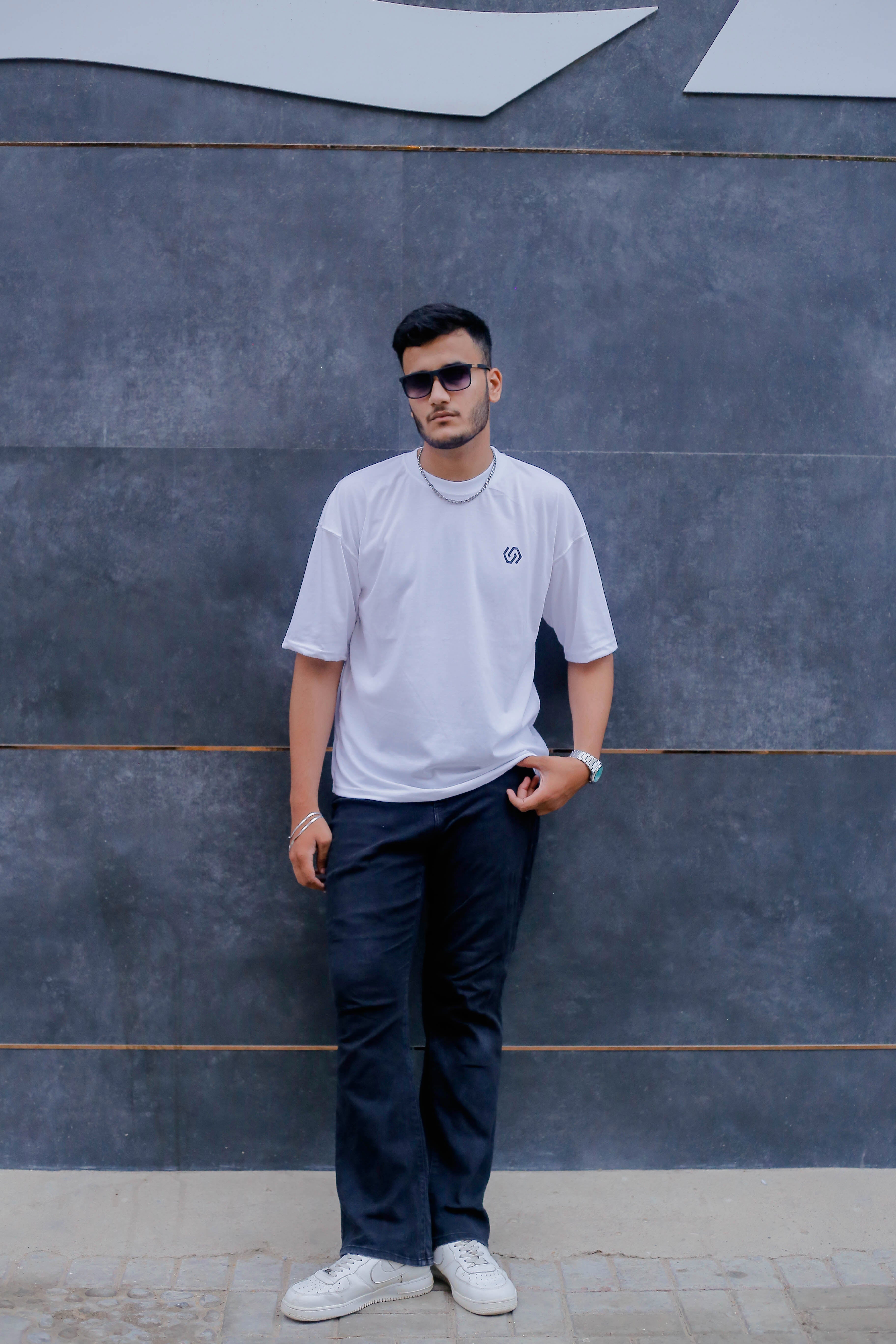 DROP SHOULDER PRINTED WHITE STREETWEAR REDEFINED